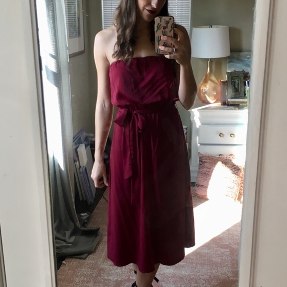 UO Wine/Maroon Satin Strapless Dress​​